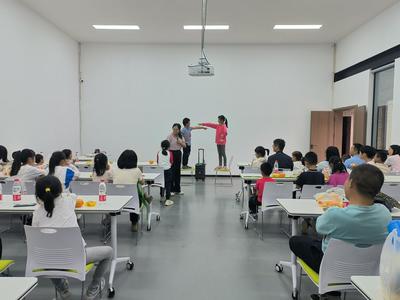 學(xué)校舉辦 &ldquo;涵養(yǎng)優(yōu)良家風(fēng),護(hù)航子女健康成長(zhǎng)&rdquo; 家庭教育周活動(dòng)